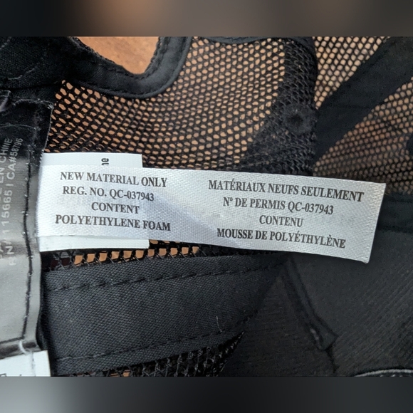 Pokemon Pokeball Emblem Trucker Snapback Youth OS Hat Women's M. NWT - Picture 7 of 14